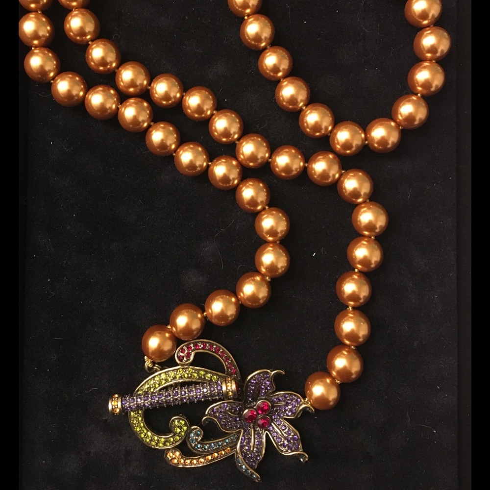 Heidi Daus Perennial Favorite toggle necklace